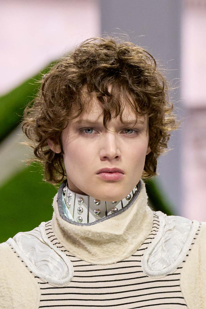 Il taglio corto di Louis Vuitton: il volutamente spettinato è la tendenza capelli del 2026-2027 - Photo courtesy of Louis Vuitton