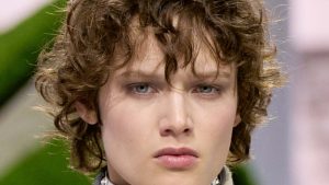 Il taglio corto di Louis Vuitton: il volutamente spettinato è la tendenza capelli del 2026-2027 - Photo courtesy of Louis Vuitton