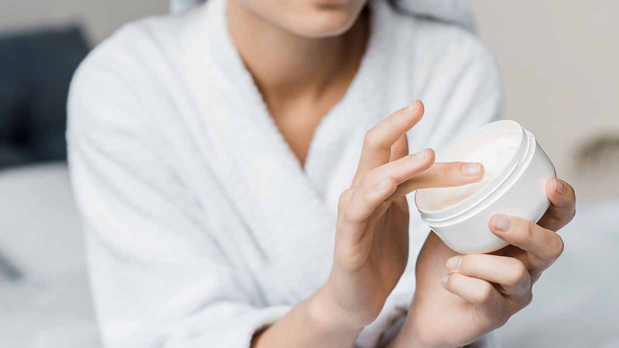 Perché le mani invecchiano più velocemente del viso