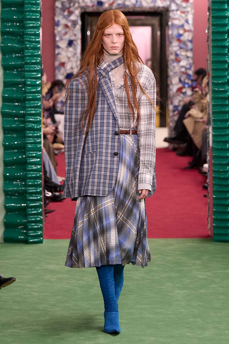 Stampe a quadri. Le tendenze moda dell'autunno/inverno 2026-2027 - Photo courtesy of Acne Studios
