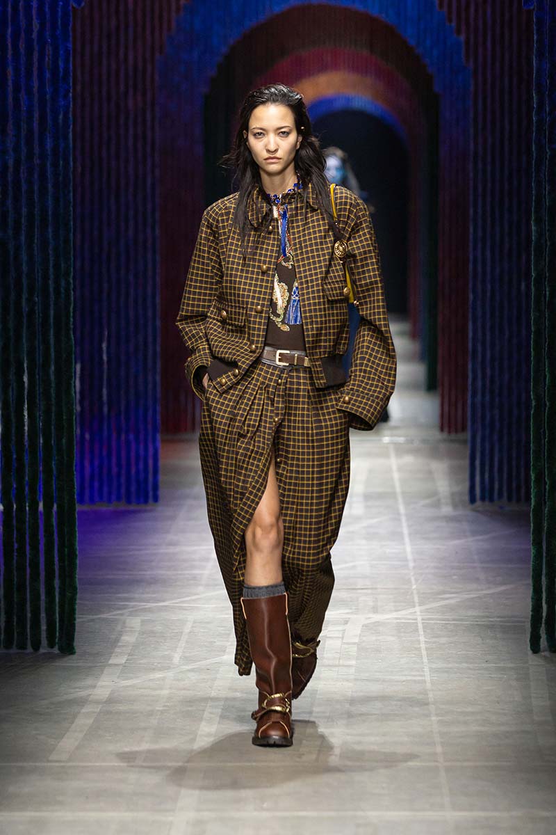 Stampe a quadri. Le tendenze moda dell'autunno/inverno 2026-2027 - Photo courtesy of Etro