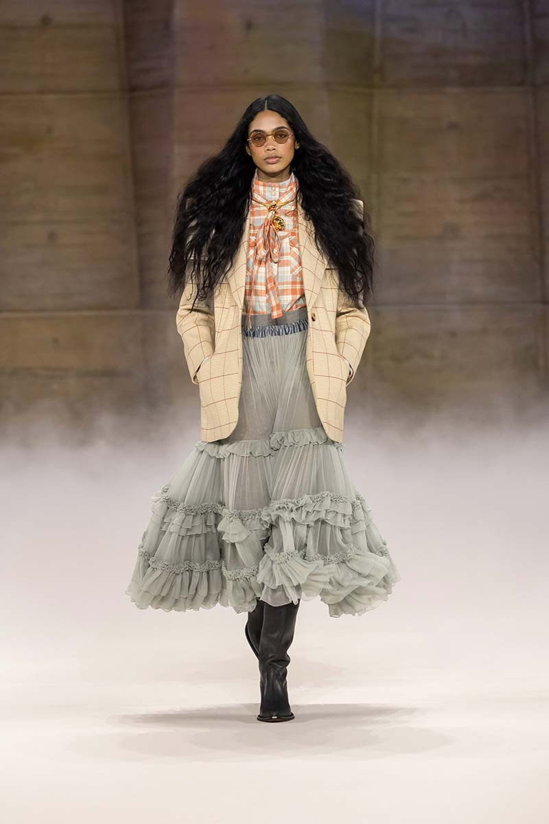 Stampe a quadri. Le tendenze moda dell'autunno/inverno 2026-2027 - Photo courtesy of Chloé