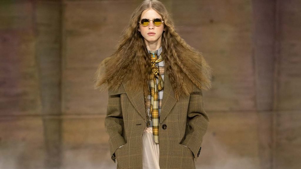 Stampe a quadri. Le tendenze moda dell'autunno/inverno 2026-2027 - Photo courtesy of Chloé
