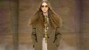 Stampe a quadri. Le tendenze moda dell'autunno/inverno 2026-2027 - Photo courtesy of Chloé