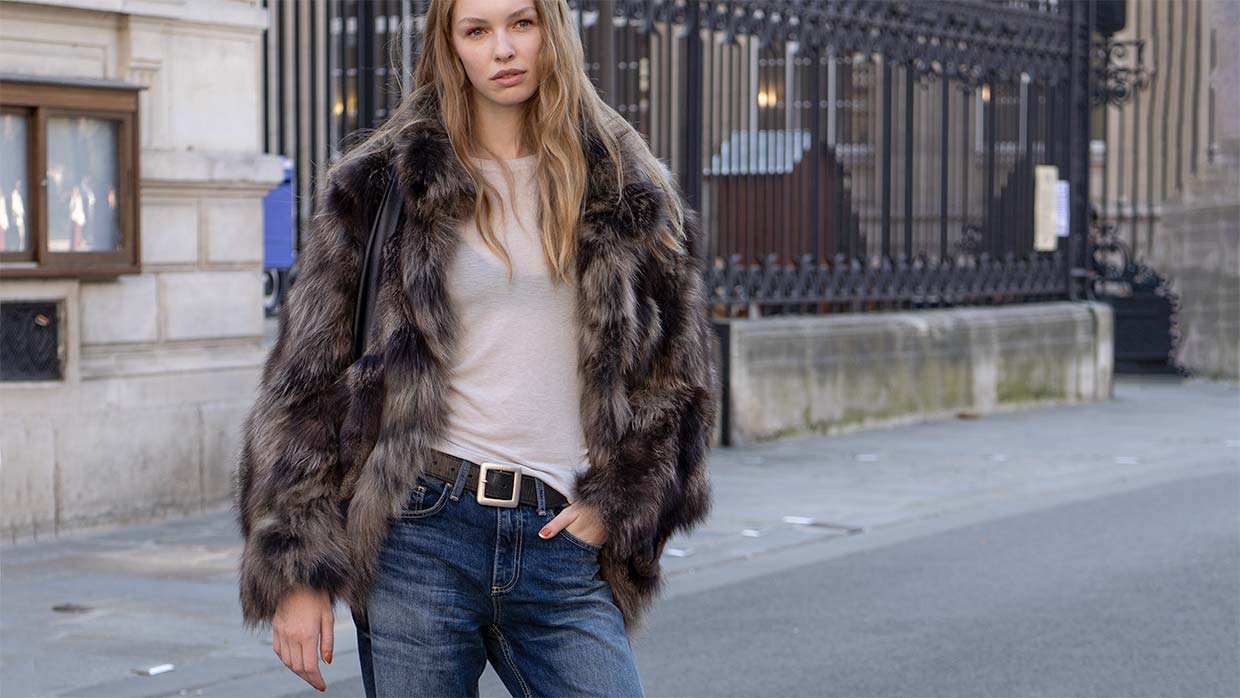 5 look street style in denim che vorrai indossare questo autunno - Photo Charlotte Mesman