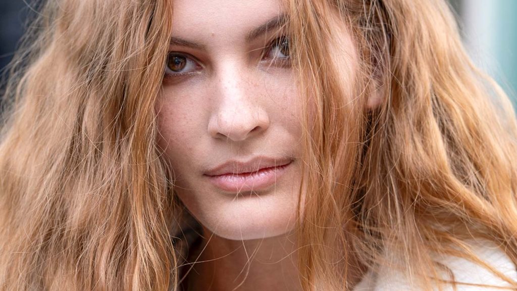 Hairmaxxing. La nuova tendenza capelli del 2026? - Photo Charlotte Mesman
