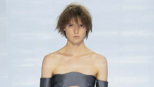 Capelli. Via libera al volume! Ecco come porteremo i capelli corti nel 2027 - Photo courtesy of Prada