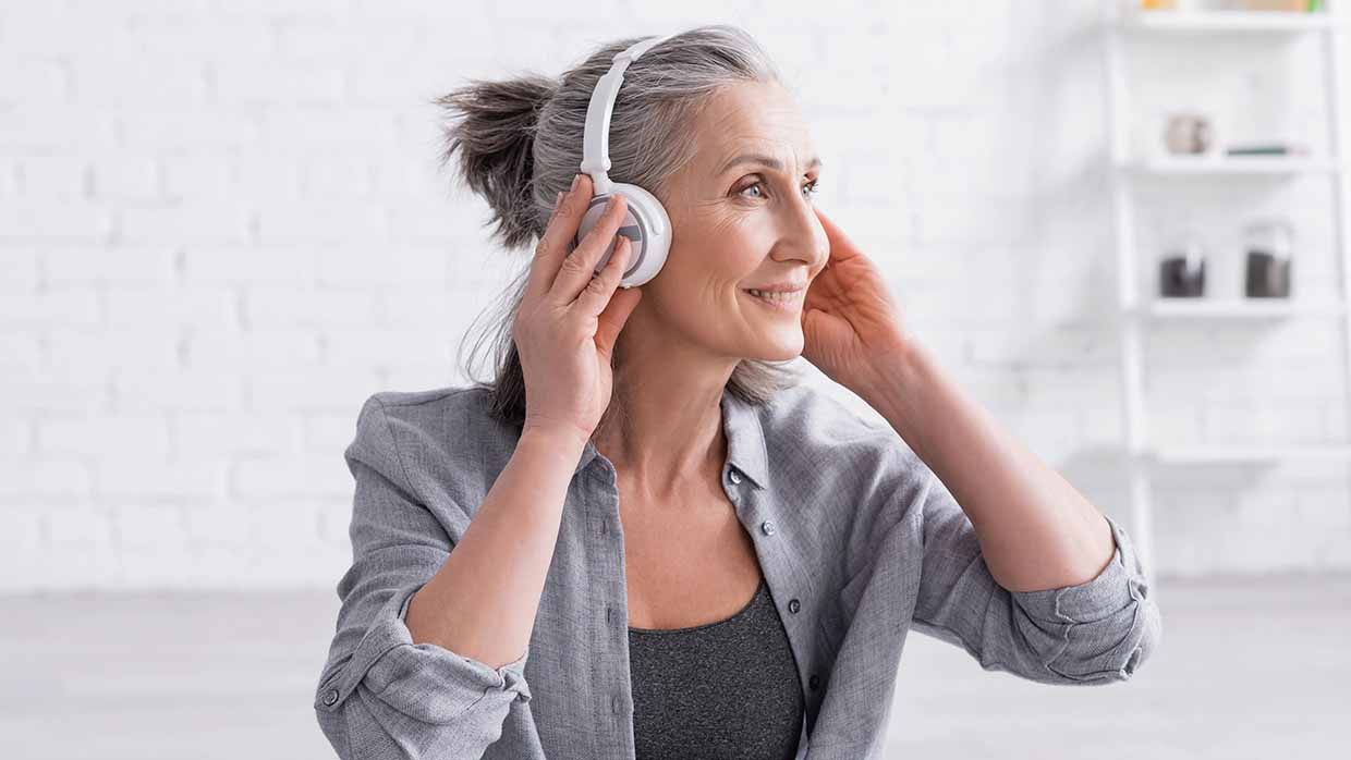 Perché i primi capelli bianchi possono non dipendere solo dall'età