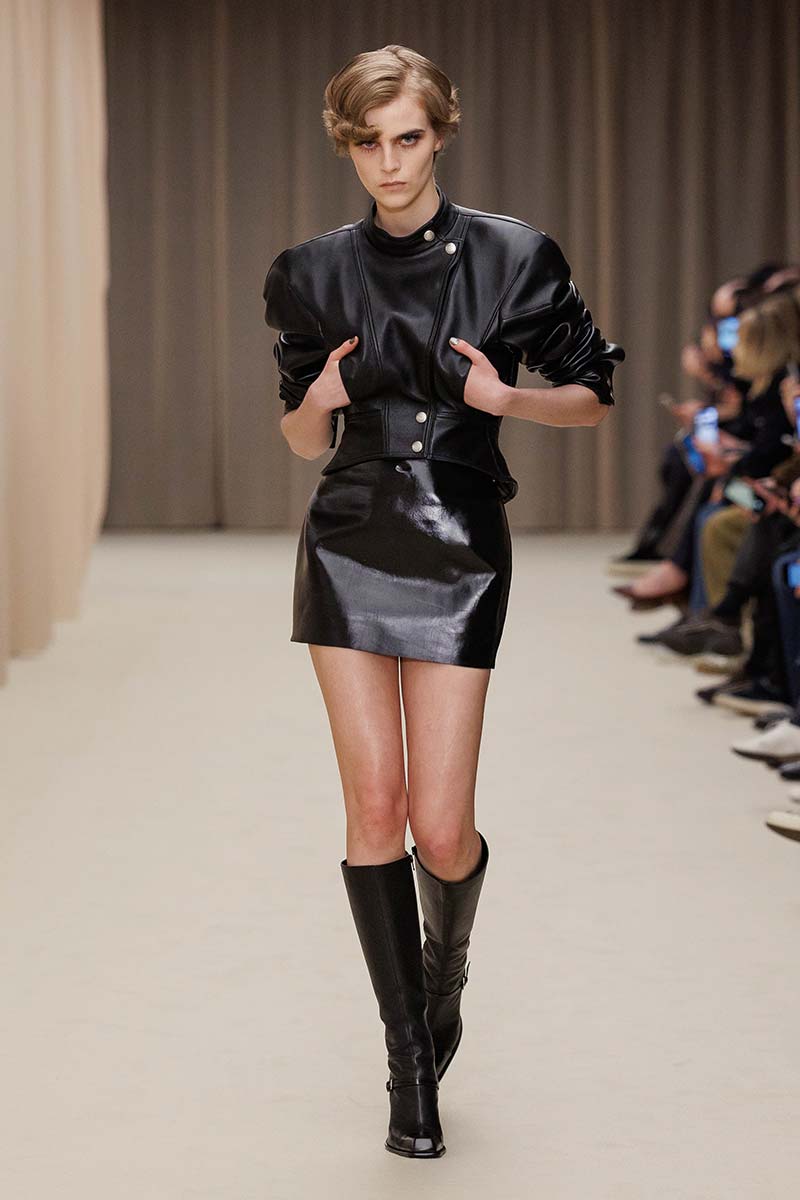 Trend alert: il taglio boyish. Come acconciare i capelli corti in 5 modi - Photo courtesy of McQueen