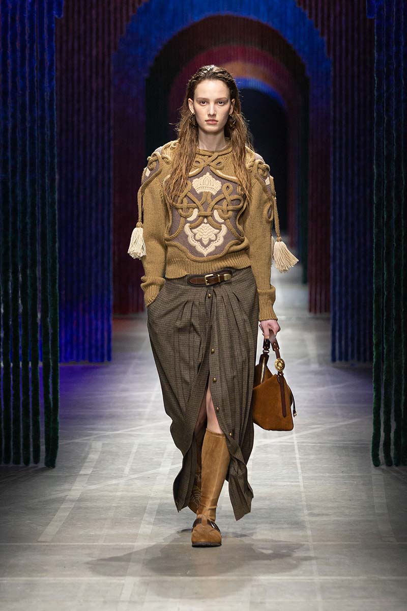 I principali trend degli stivali per l’autunno-inverno 2026-2027: i modelli più belli - Photo courtesy of Etro