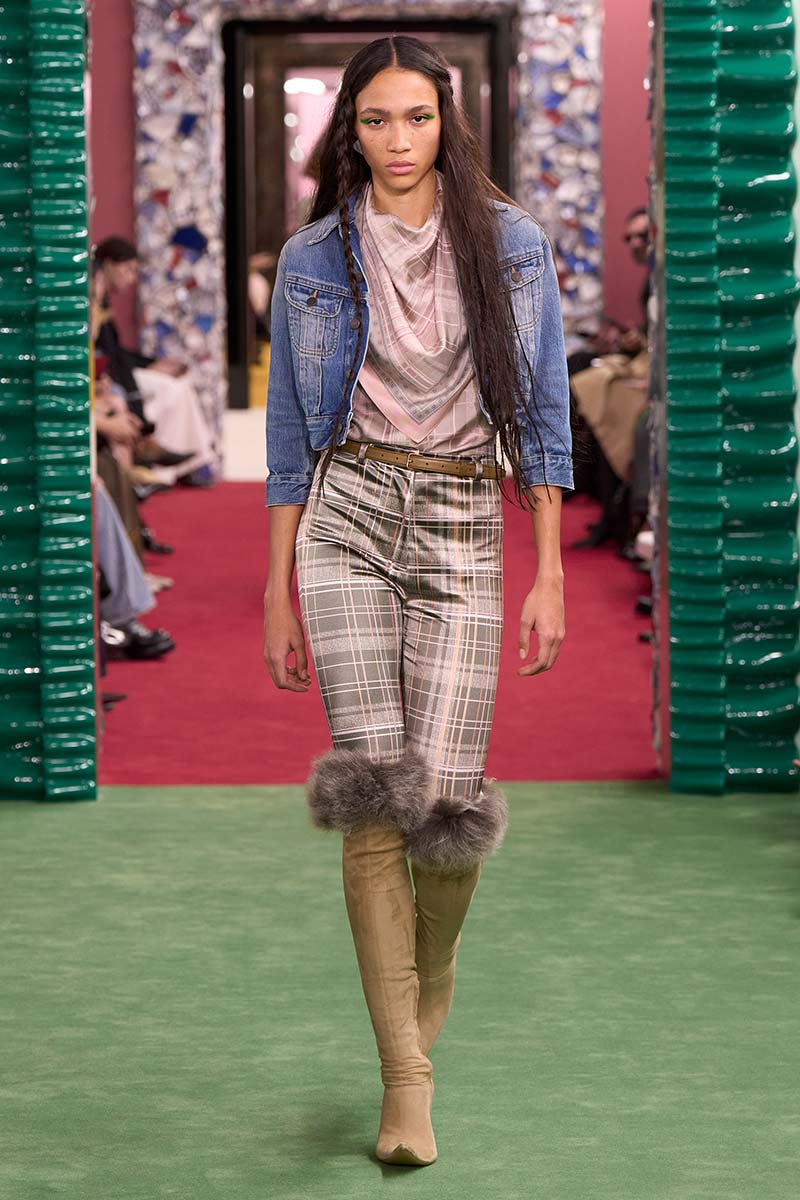 I principali trend degli stivali per l’autunno-inverno 2026-2027: i modelli più belli - Photo courtesy of Acne Studios