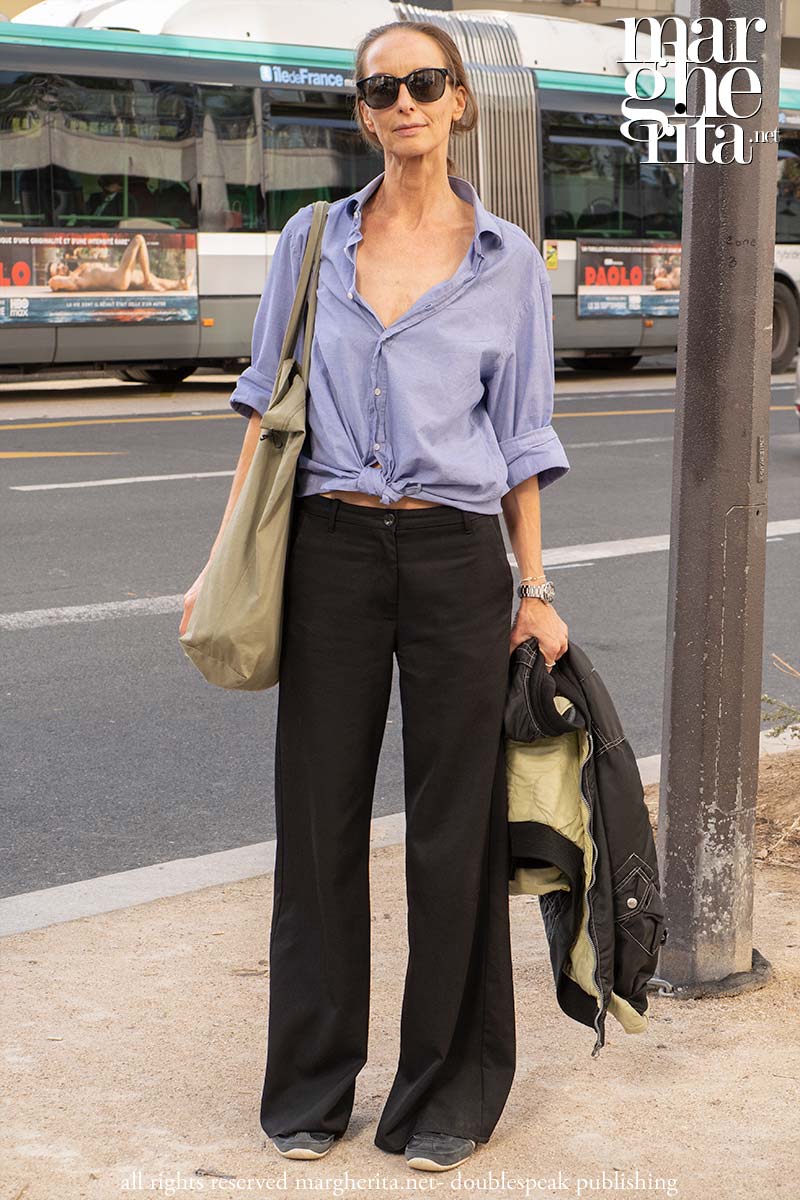 Paris Fashion Week estate 2027: le modelle mature dai capelli grigi conquistano le passerelle - Photo Charlotte Mesman