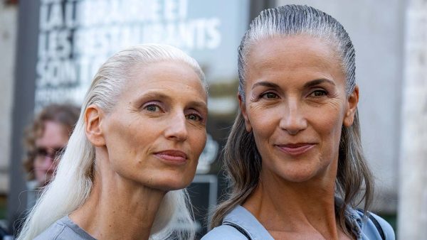 Invecchiare e avere le rughe fa parte della vita. Queste donne eleganti dimostrano che il fascino, la personalità e la sicurezza in sé stesse non dipendono da una pelle liscia. Foto Charlotte Mesman