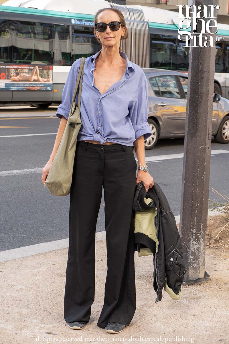 Moda donna over 50: casual chic per l’autunno-inverno 2026-2027 - Photo Charlotte Mesman